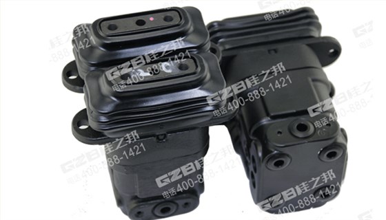 三一365挖機(jī)行走腳踏閥