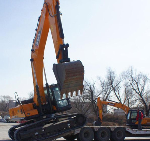 挖掘機(jī)上拖板車的技巧 挖掘機(jī)上拖板車的技巧