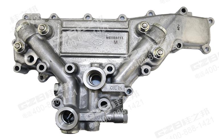 三一挖掘機(jī)三菱發(fā)動(dòng)機(jī)機(jī)油散熱器組件