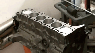 挖掘機(jī)機(jī)發(fā)動(dòng)機(jī)2