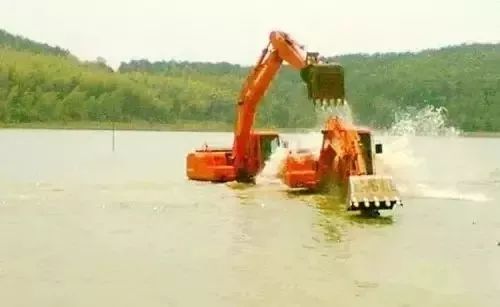 挖掘機(jī)配件