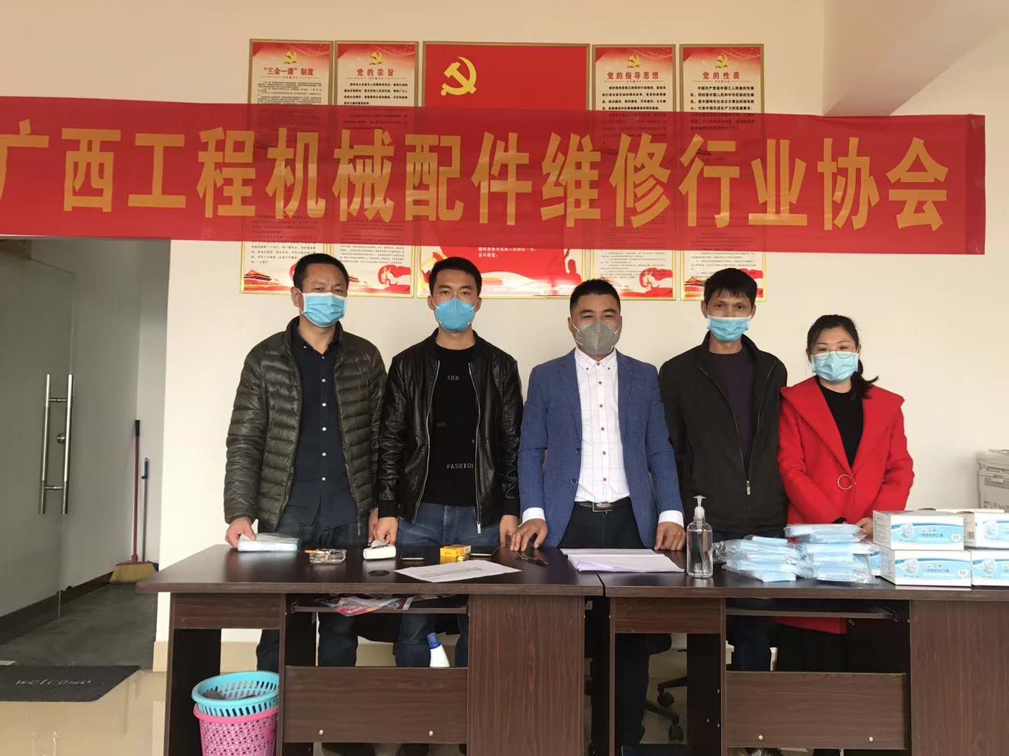 點(diǎn)贊！廣西工程機(jī)械協(xié)會(huì)免費(fèi)發(fā)放口罩啦~